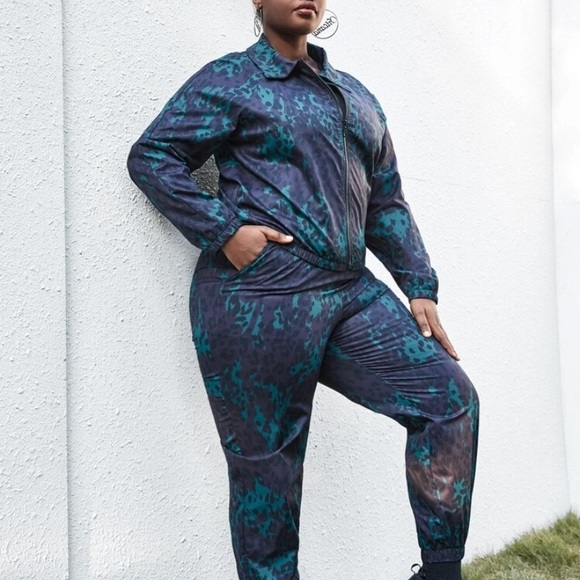 Plus..2piece Jacket & Pants - Picture 4 of 4